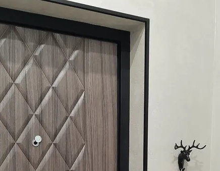 Угол декоративный 40х40 Уп 15-27.2700.515 Черный