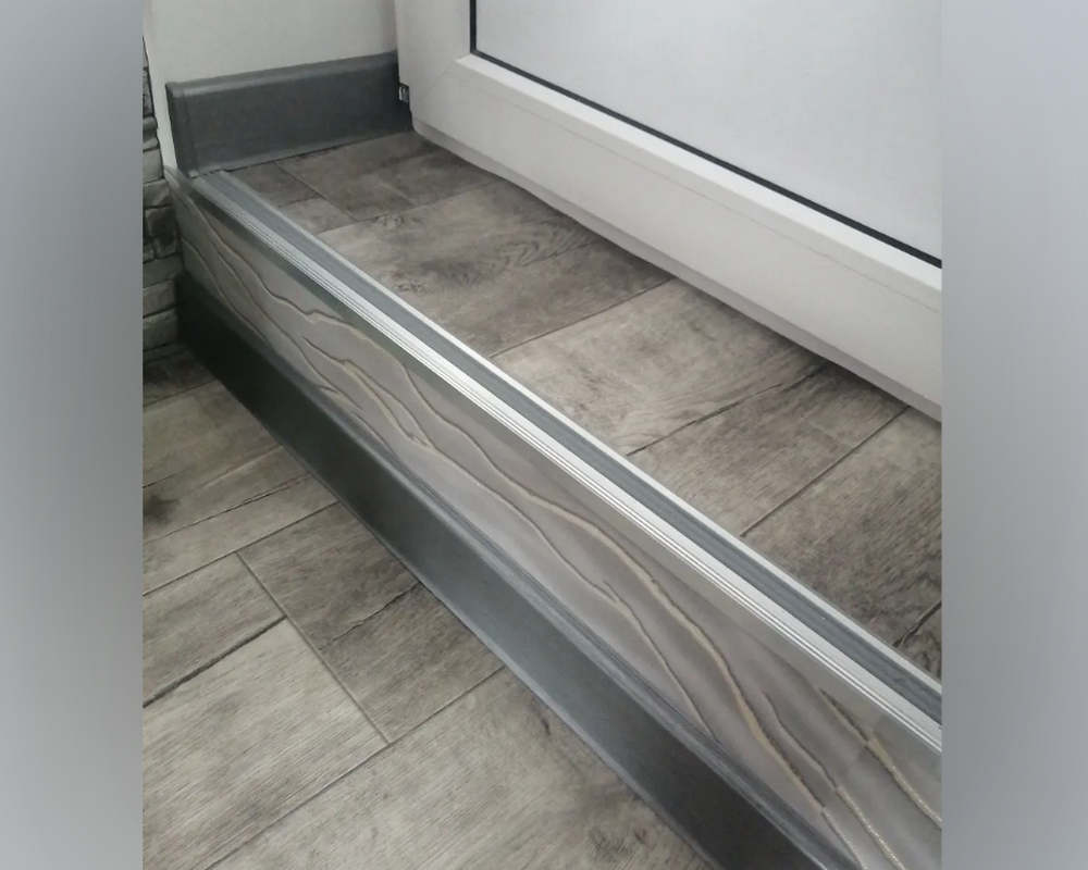 Порог одноуровневый ПС 08-1.900.01лч Серебро