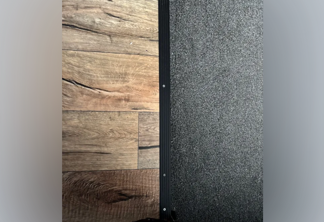 Порог угловой ПУ 05.2700.201л Серебро