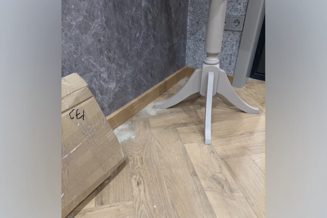 Плинтус Волшебная Палочка Самоцветы 81мм 2,0м 101