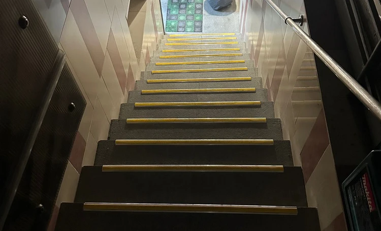 Порог угловой ПУ 70.900.15 Черный