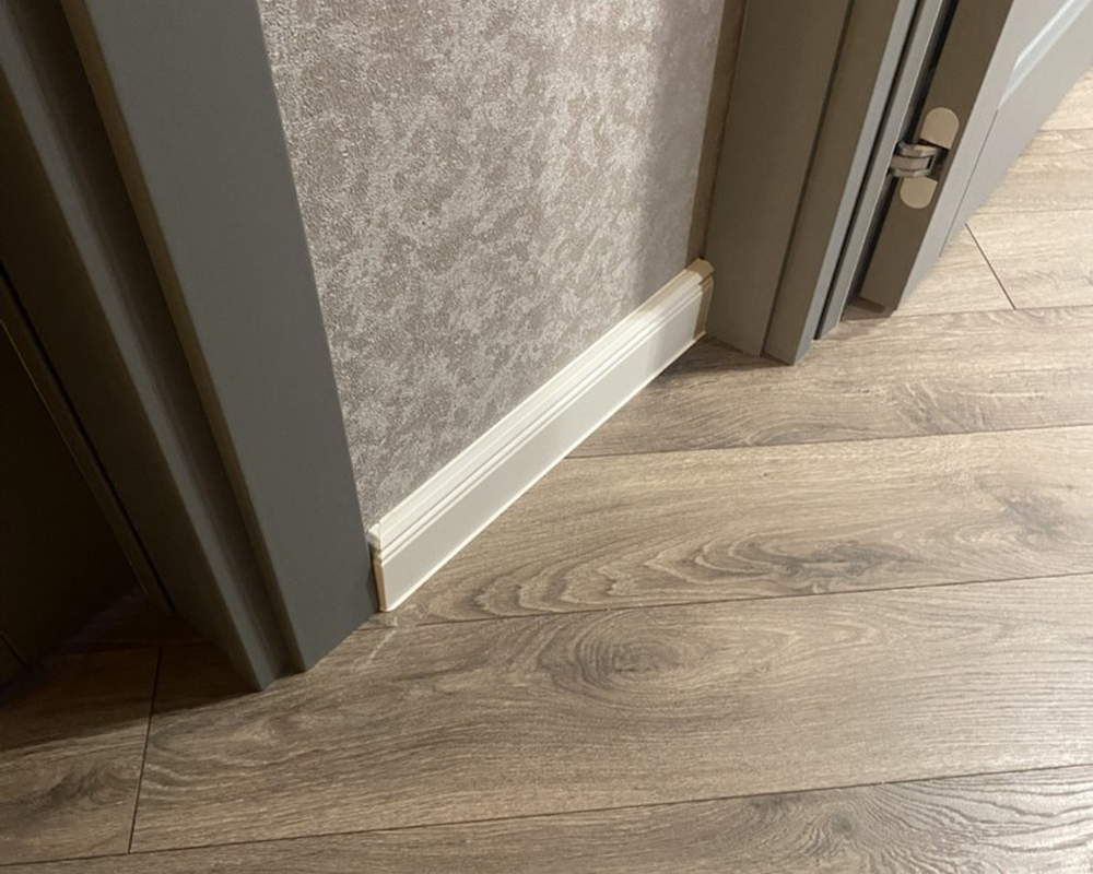 Плинтус ХДФ Dollken Cubu Hamburg Style 80мм х 2,5 м 5012 Белый