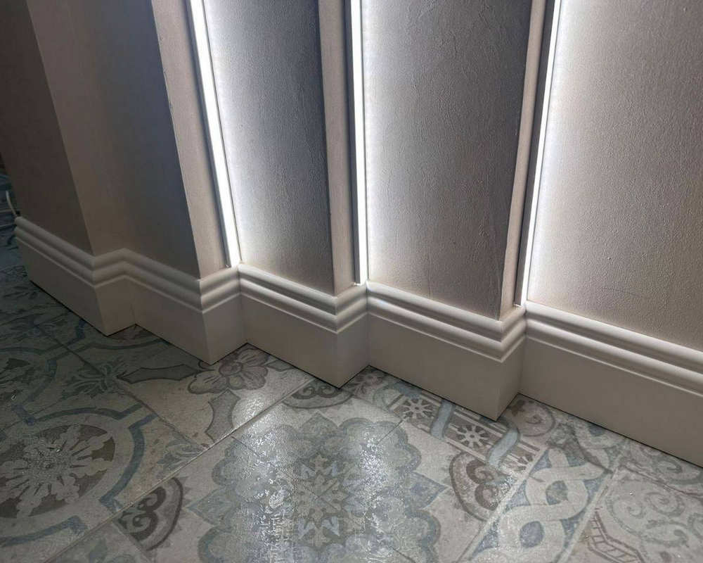 Плинтус NMC FD21 Wallstyl 130*20*2000. Окраска включена в стоимость