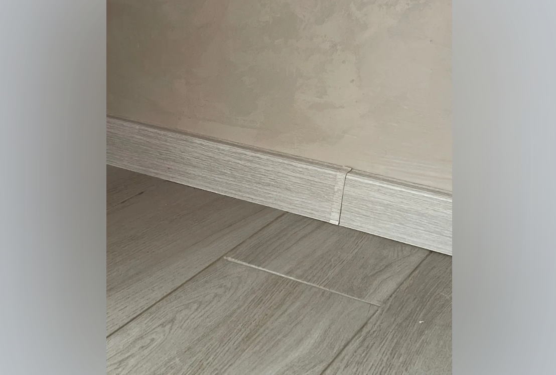 Плинтус ПВХ Волшебная палочка 70мм Home 2,2м 7031