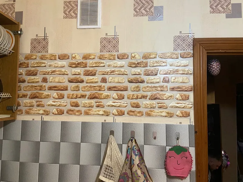 Панель ПВХ самоклеющаяся 473*470 мм 15шт/уп. Мергель глинистый. Цена указана за 3,3 м²