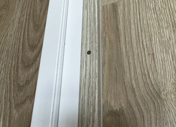 Порог угловой ПУ 05.2700.201л Серебро