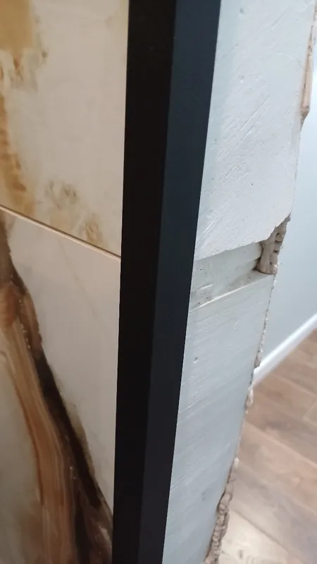 Угол наружный алюминиевый УО 18-27.2700.056