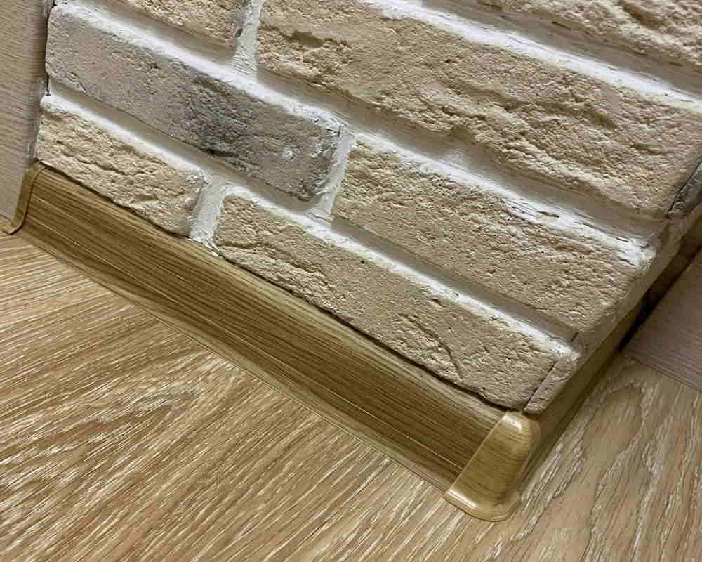 Плинтус ПВХ Волшебная палочка 58мм 2,2м 5813