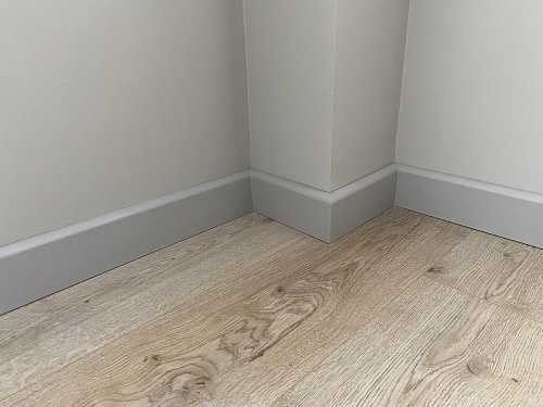 Плинтус МДФ Лука Пл 80МДФ.2700.Point line 24062 Айс грей