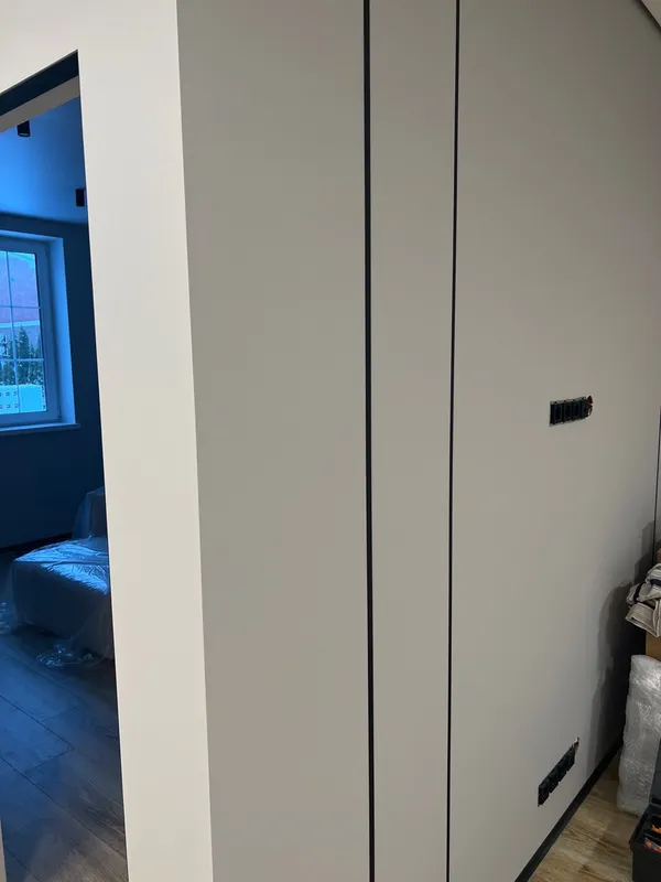 Полоса алюминиевая 15х1,5 мм браш черный/глянец 2,7 м