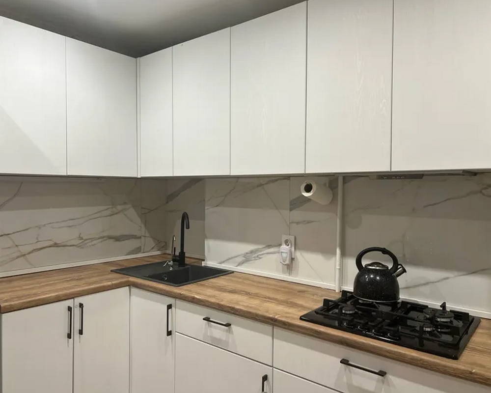 Плинтус для столешниц прямоугольный ПВХ Волшебная палочка 25*12мм 3м 3062 Опал светлый