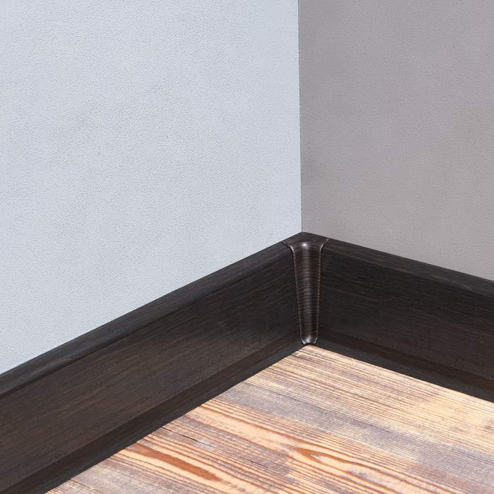 Плинтус ПВХ со съемной панелью Идеал Деконика 70 мм 301 Венге