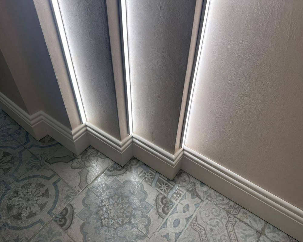 Плинтус NMC FD21 Wallstyl 130*20*2000. Окраска включена в стоимость