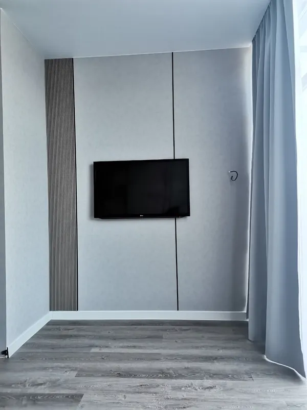 Полоса алюминиевая 15х1,5 мм браш черный/глянец 2,7 м