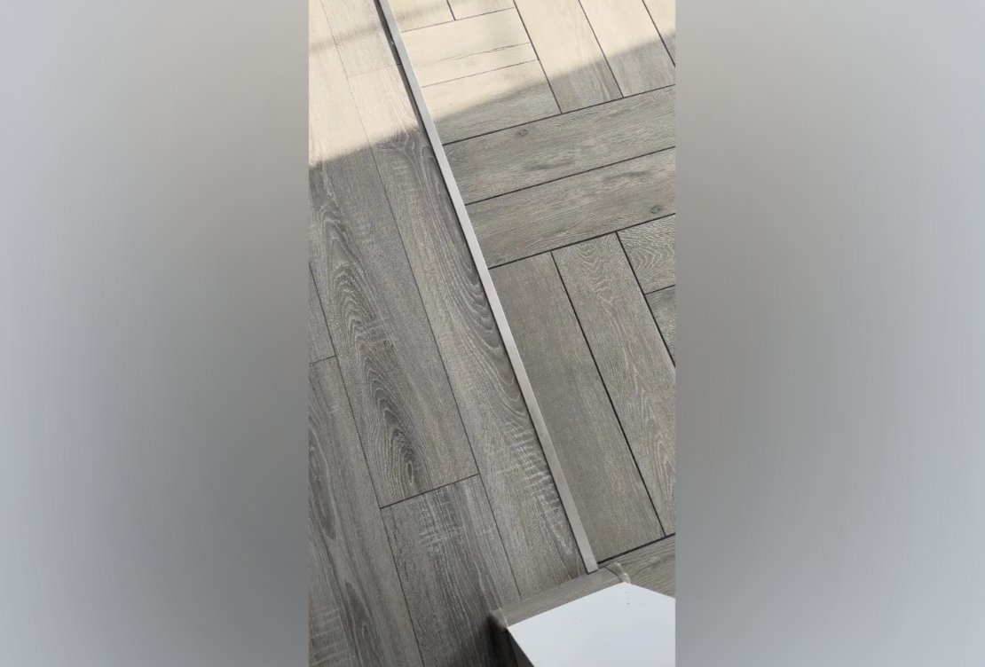 Порог одноуровневый ЛС 10.2700.201л Серебро