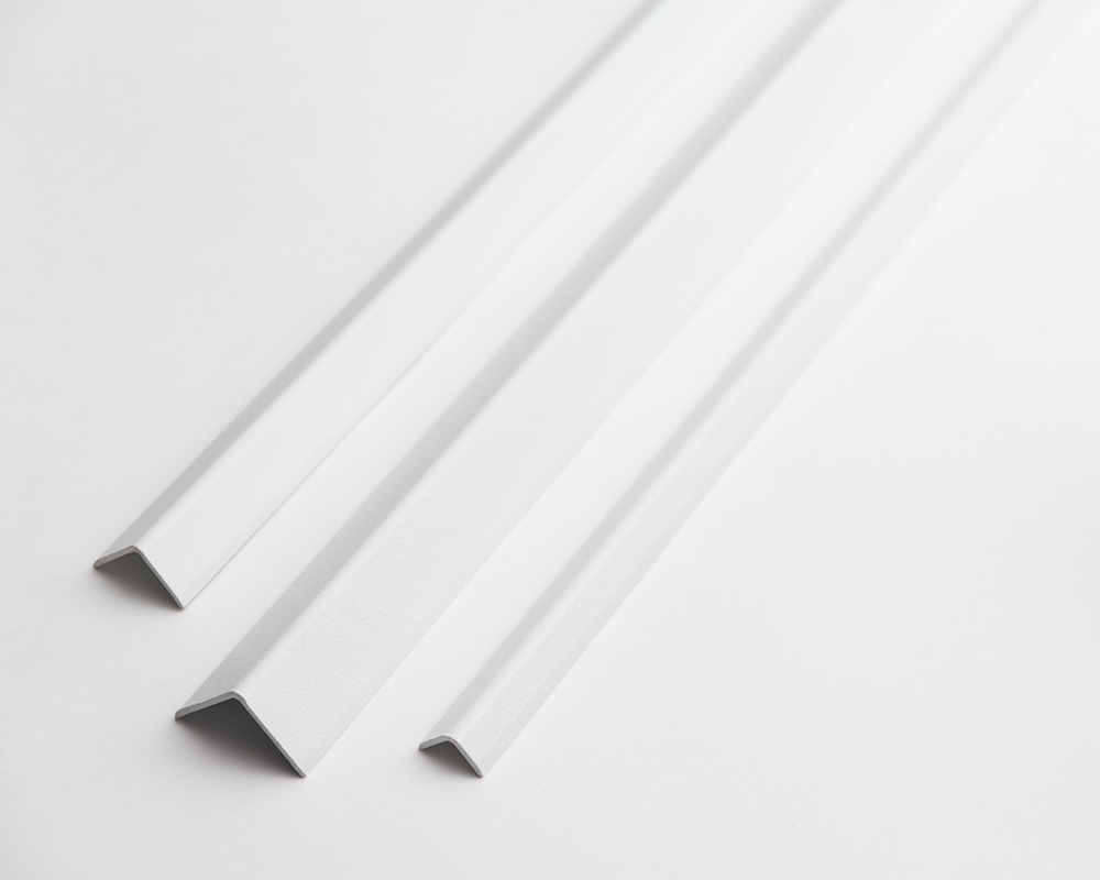 Угол наружный алюминиевый УО 18-27.2700.16