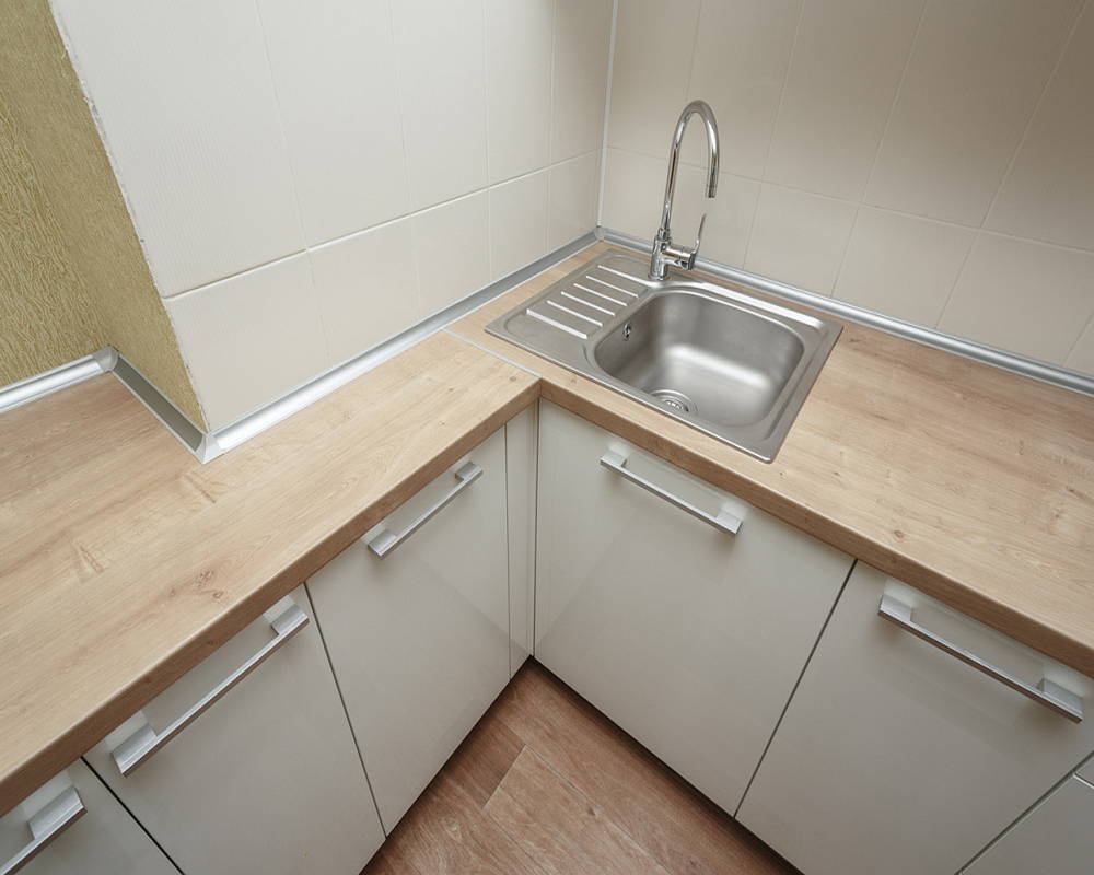 Плинтус для столешниц гладкий Алюминий 25*25мм 3,05м. Серебро