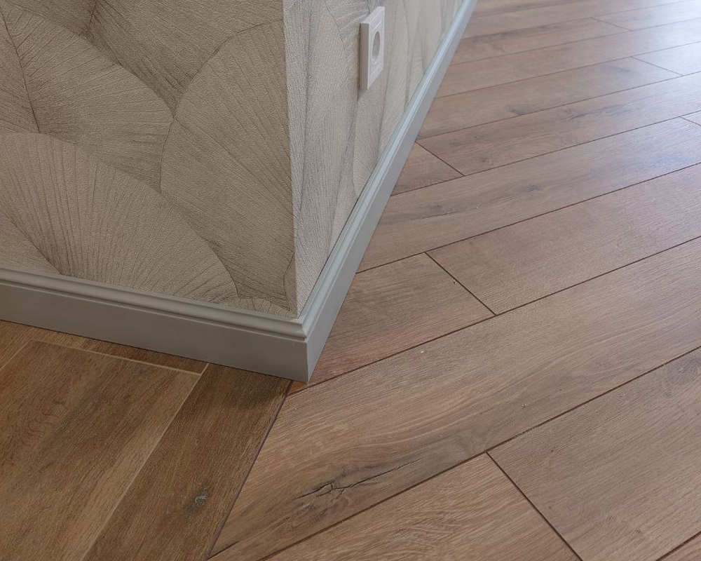 Плинтус СОЛИД 1 UHD 47/80 80*16,5*2000. Окраска включена в стоимость