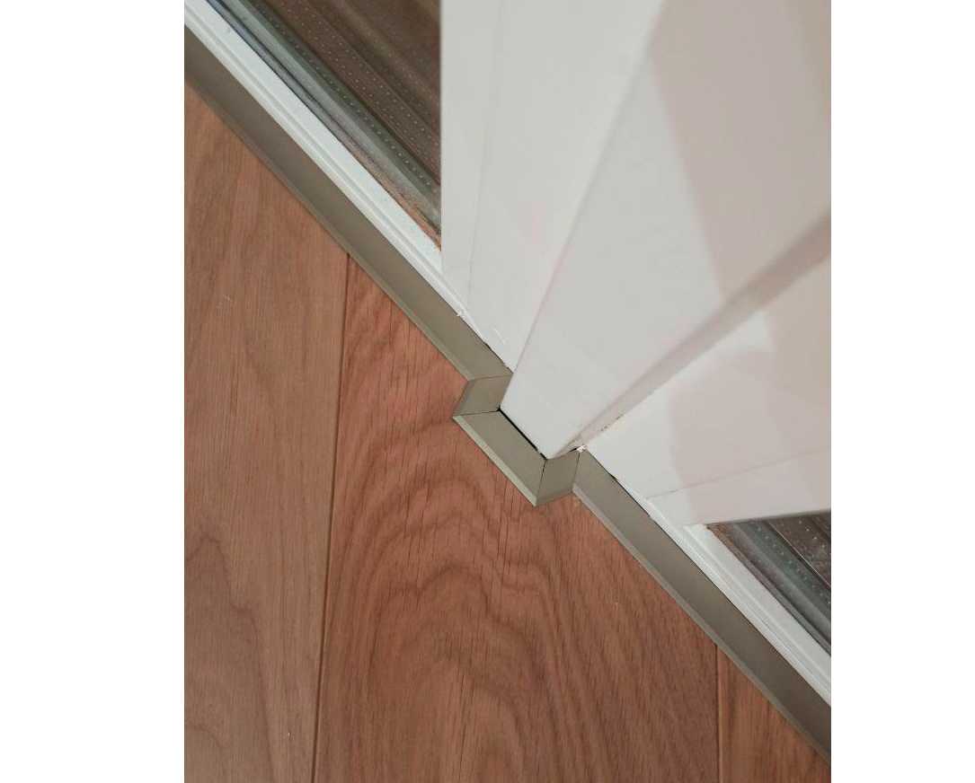 Микроплинтус MSAPL 01.2700.042L Шампань люкс