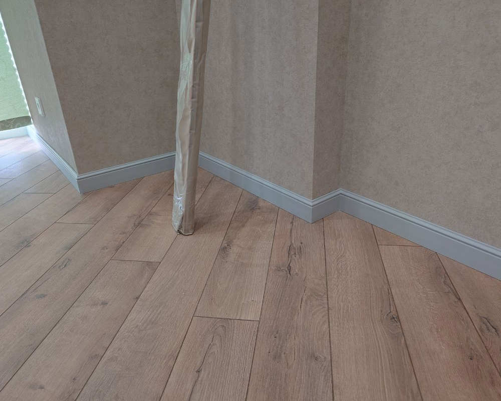 Плинтус NMC FD21 Wallstyl 130*20*2000. Окраска включена в стоимость