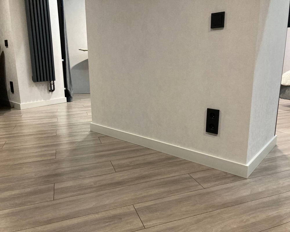 Плинтус СОЛИД 1 UHD 32/100L 2,0м Белый для LED-ленты