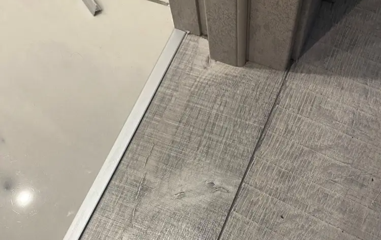 Профиль Т-образный латунь хромированная 20мм 2,7м MSPCROC 209