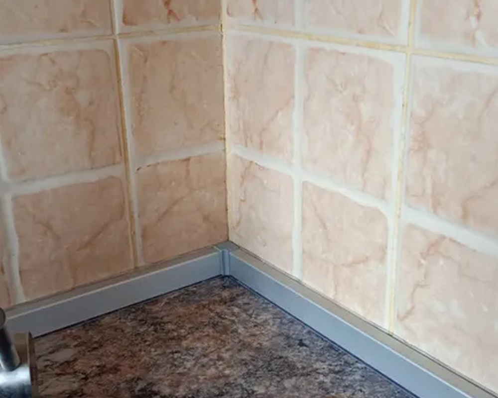 Плинтус для столешниц прямоугольный ПВХ Волшебная палочка 25*12мм 3м 3034 Мрамор марквина синий