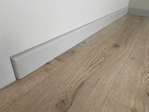 Плинтус МДФ Волшебная палочка 81402 81мм 2,4м. Окрашенная. NCS 2500N