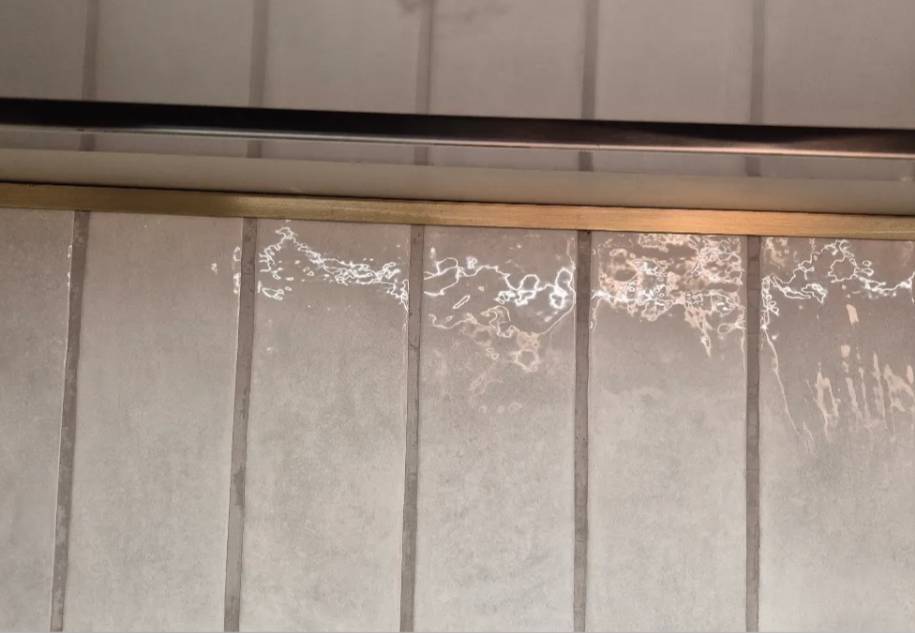 PVL90-03 Угол латунь Брашированная 10х10мм 2.7м