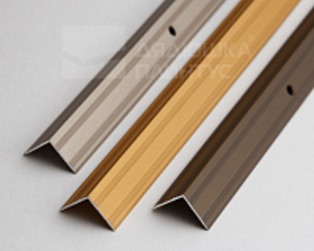 Порог угловой ПУ 05.900.085 Клен