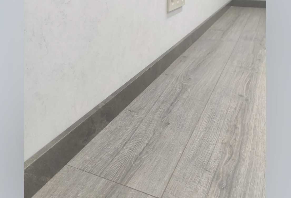 Плинтус МДФ Лука Пл 100-1МДФ.2700.Point line 24013 Дуб серый