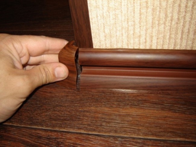 Плинтус ПВХ Волшебная палочка 58мм 2,2м 5809