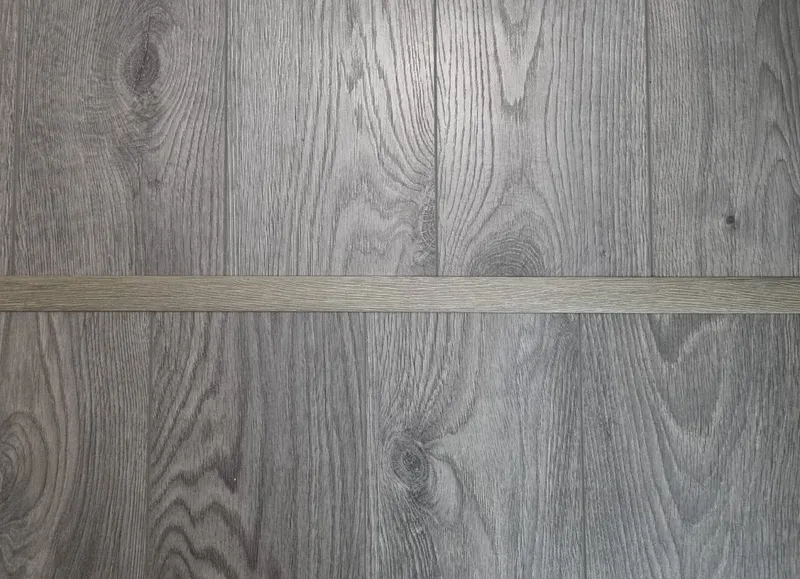 Алюминиевый  профиль ПТ-18 (92481PF7)  белый муар 2,7 м.