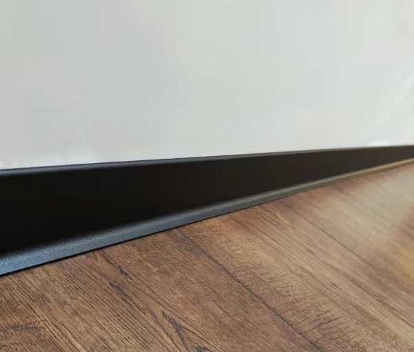 Алюминиевый плинтус AKBD80-SBL 2,5м Муар черный