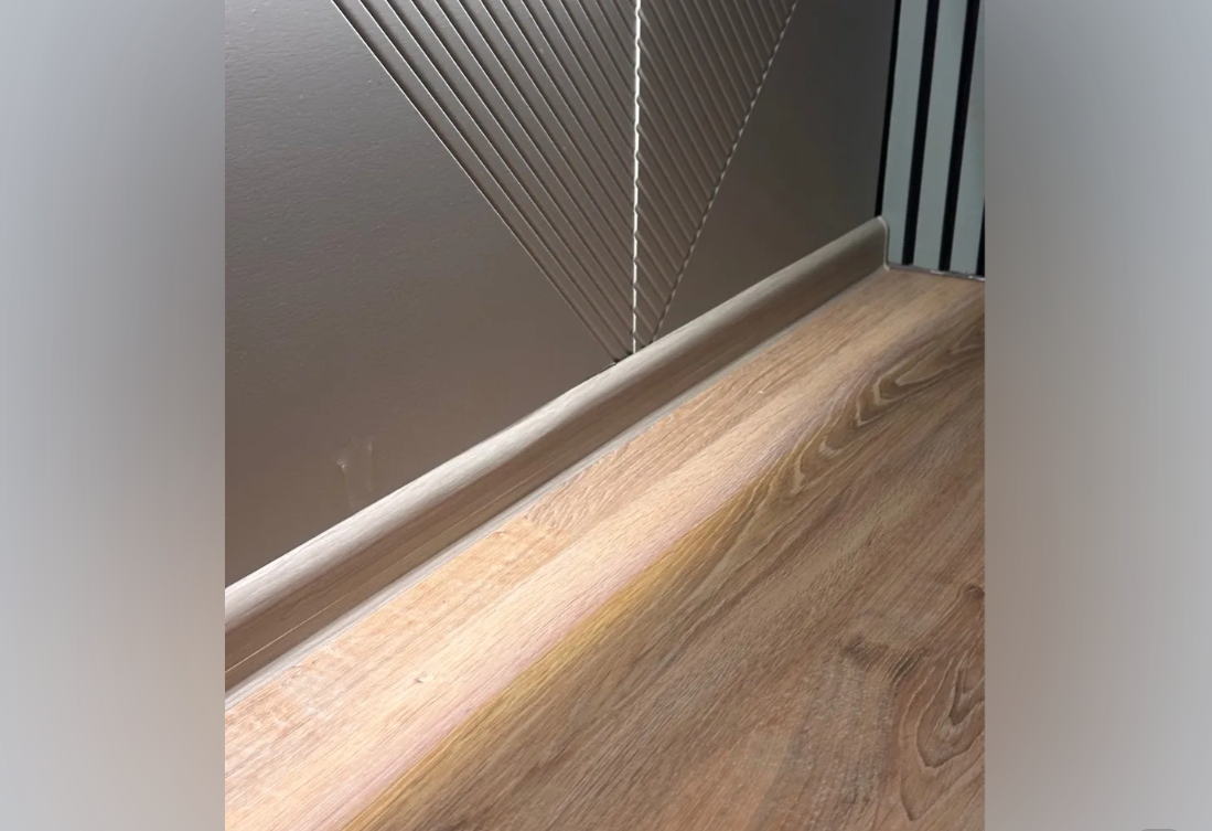 Плинтус ПВХ Волшебная палочка 58мм 2,2м 5802