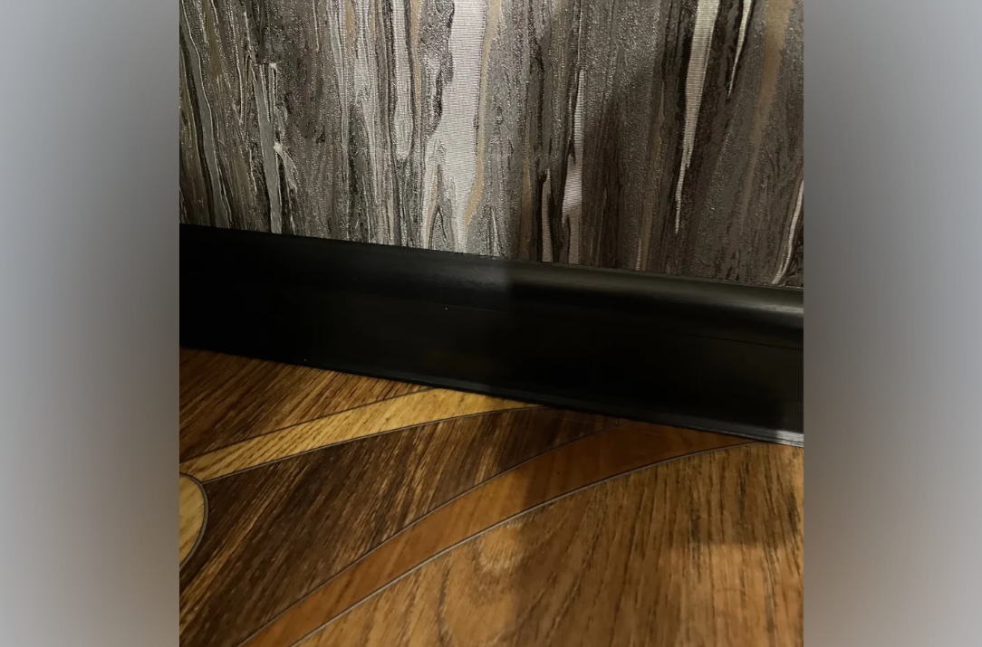 Плинтус ПВХ с кабель-каналом Рико Лео 176 Венге