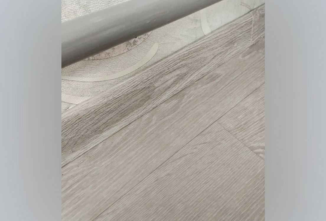 Плинтус ПВХ с кабель-каналом Рико Лео 195 Сосна серебристая