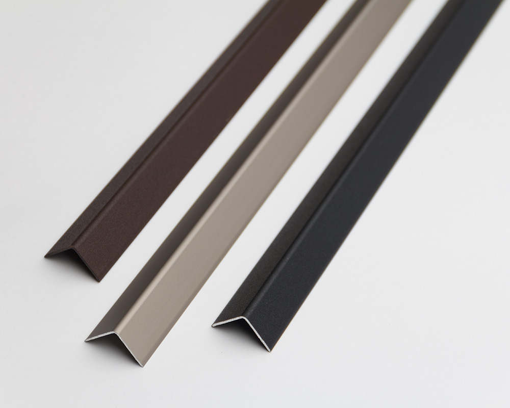 Угол наружный алюминиевый УО 18-27.2700.18